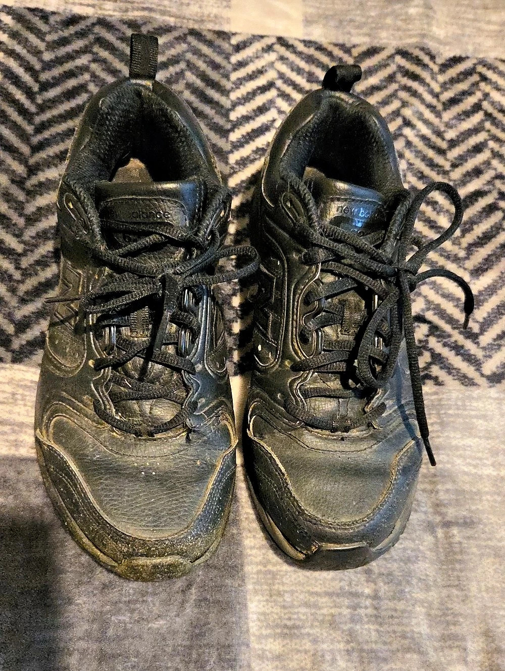 New Balance 608 Men's Black Sneakers US 9.5